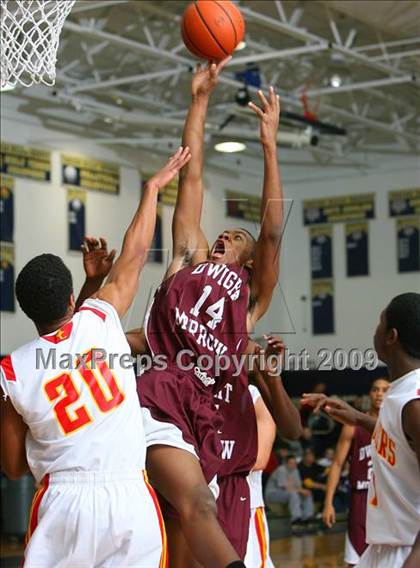 Thumbnail 3 in Bergen Catholic vs. Morrow photogallery.