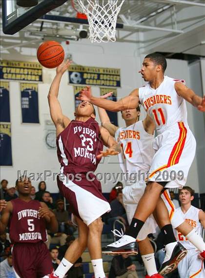 Thumbnail 3 in Bergen Catholic vs. Morrow photogallery.