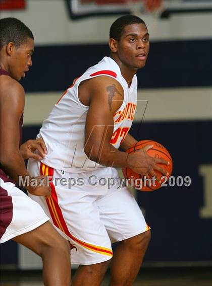 Thumbnail 2 in Bergen Catholic vs. Morrow photogallery.