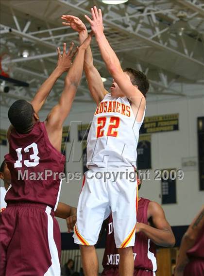 Thumbnail 3 in Bergen Catholic vs. Morrow photogallery.