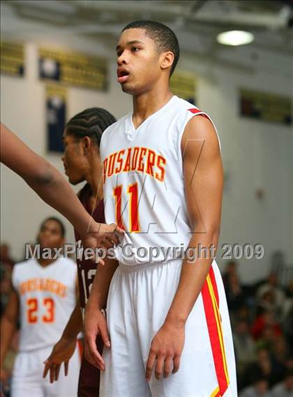 Thumbnail 2 in Bergen Catholic vs. Morrow photogallery.