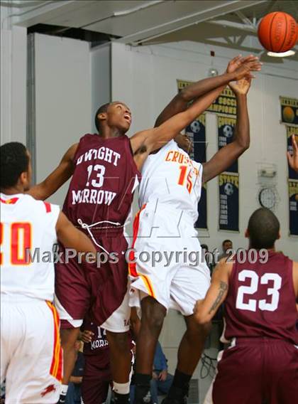 Thumbnail 3 in Bergen Catholic vs. Morrow photogallery.