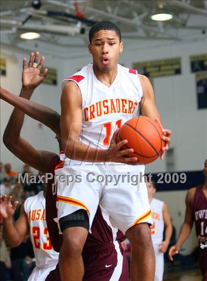 Thumbnail 1 in Bergen Catholic vs. Morrow photogallery.