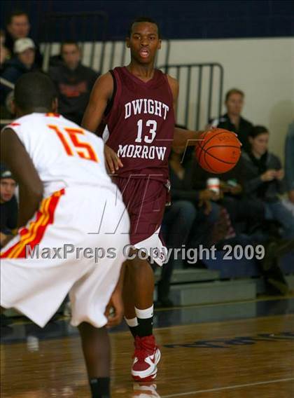 Thumbnail 2 in Bergen Catholic vs. Morrow photogallery.