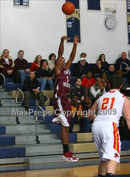 Thumbnail 3 in Bergen Catholic vs. Morrow photogallery.
