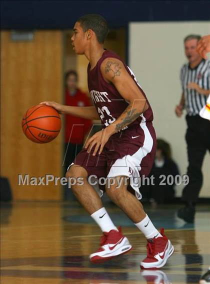 Thumbnail 3 in Bergen Catholic vs. Morrow photogallery.