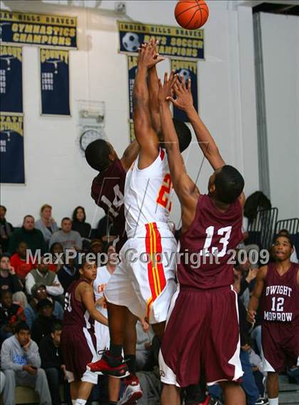 Thumbnail 2 in Bergen Catholic vs. Morrow photogallery.