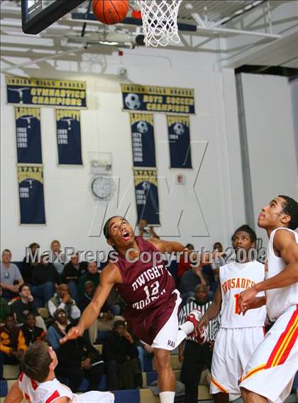 Thumbnail 3 in Bergen Catholic vs. Morrow photogallery.