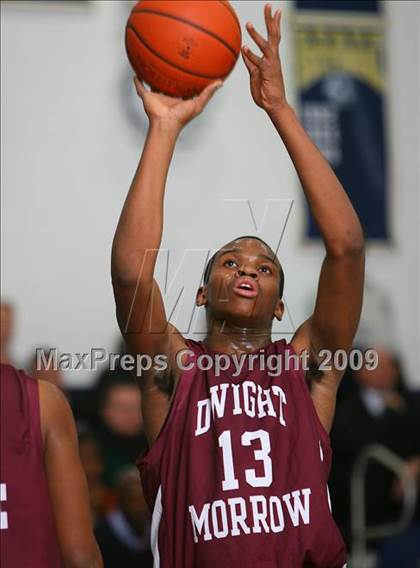 Thumbnail 3 in Bergen Catholic vs. Morrow photogallery.