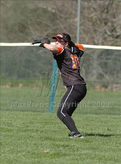Thumbnail 2 in Roseville vs. Rocklin (Pre-Season Tournament of Champions) photogallery.