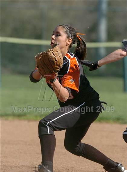 Thumbnail 3 in Roseville vs. Rocklin (Pre-Season Tournament of Champions) photogallery.