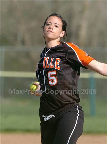 Thumbnail 1 in Roseville vs. Rocklin (Pre-Season Tournament of Champions) photogallery.