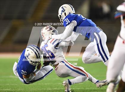 Thumbnail 3 in Jesuit vs. John Curtis Christian (LHSAA D1 Quarterfinal Playoff) photogallery.