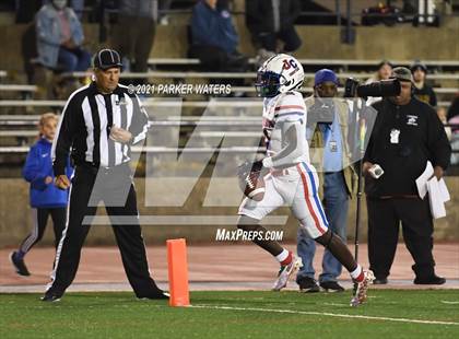 Thumbnail 1 in Jesuit vs. John Curtis Christian (LHSAA D1 Quarterfinal Playoff) photogallery.