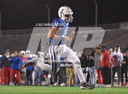 Thumbnail 2 in Jesuit vs. John Curtis Christian (LHSAA D1 Quarterfinal Playoff) photogallery.
