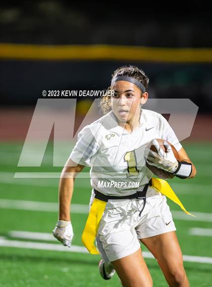 Thumbnail 2 in Oak Park @ Moorpark photogallery.