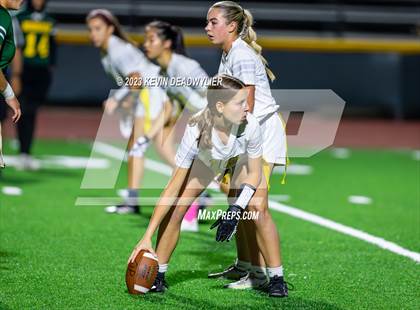 Thumbnail 3 in Oak Park @ Moorpark photogallery.