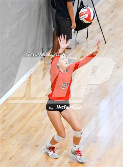 Thumbnail 2 in Mater Dei vs. Hagerty (NIKE Tournament of Champions) photogallery.