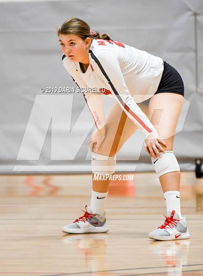 Thumbnail 3 in Mater Dei vs. Hagerty (NIKE Tournament of Champions) photogallery.