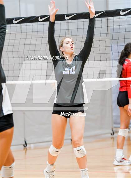 Thumbnail 3 in Mater Dei vs. Hagerty (NIKE Tournament of Champions) photogallery.