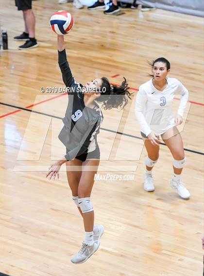 Thumbnail 2 in Mater Dei vs. Hagerty (NIKE Tournament of Champions) photogallery.