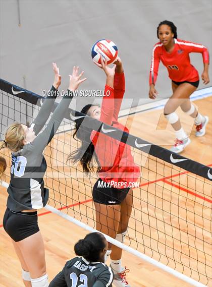 Thumbnail 1 in Mater Dei vs. Hagerty (NIKE Tournament of Champions) photogallery.