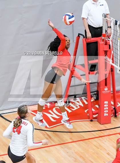 Thumbnail 1 in Mater Dei vs. Hagerty (NIKE Tournament of Champions) photogallery.