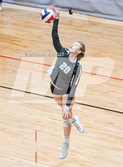 Thumbnail 1 in Mater Dei vs. Hagerty (NIKE Tournament of Champions) photogallery.