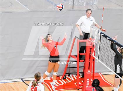 Thumbnail 3 in Mater Dei vs. Hagerty (NIKE Tournament of Champions) photogallery.