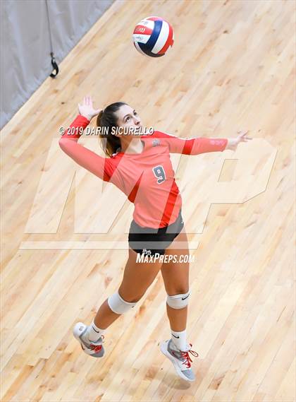 Thumbnail 2 in Mater Dei vs. Hagerty (NIKE Tournament of Champions) photogallery.