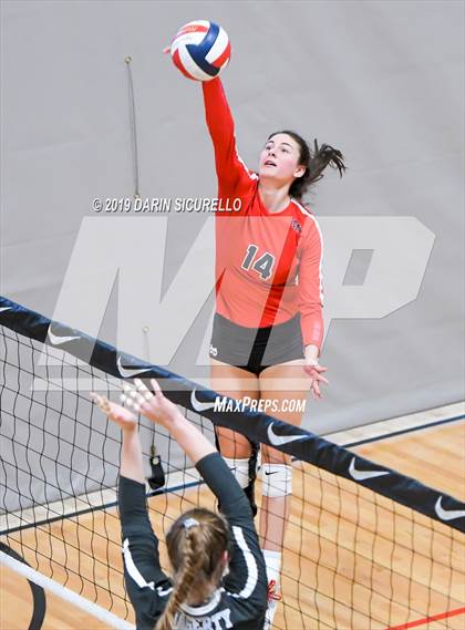 Thumbnail 2 in Mater Dei vs. Hagerty (NIKE Tournament of Champions) photogallery.