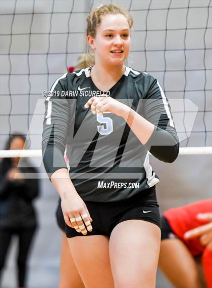 Thumbnail 2 in Mater Dei vs. Hagerty (NIKE Tournament of Champions) photogallery.