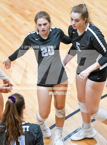 Thumbnail 2 in Mater Dei vs. Hagerty (NIKE Tournament of Champions) photogallery.