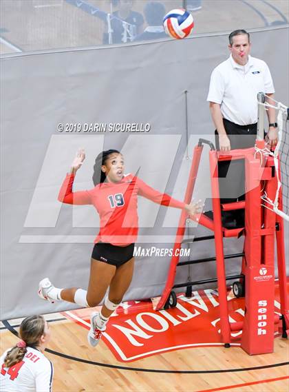 Thumbnail 3 in Mater Dei vs. Hagerty (NIKE Tournament of Champions) photogallery.