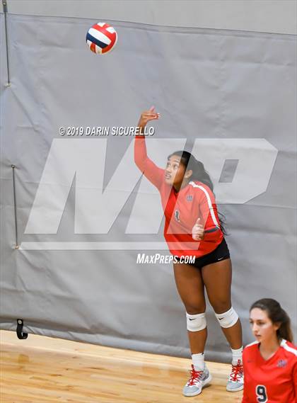 Thumbnail 3 in Mater Dei vs. Hagerty (NIKE Tournament of Champions) photogallery.