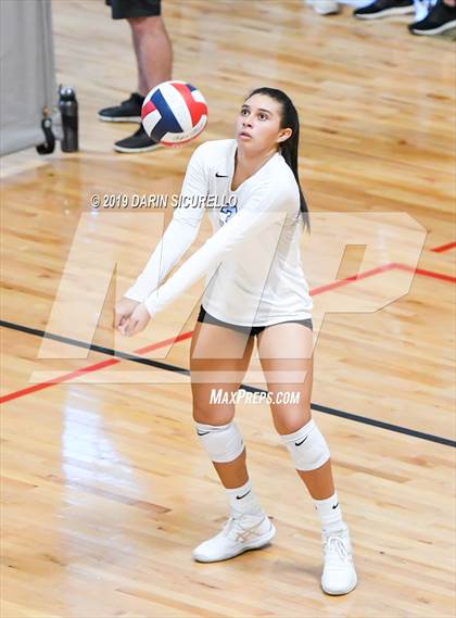 Thumbnail 3 in Mater Dei vs. Hagerty (NIKE Tournament of Champions) photogallery.