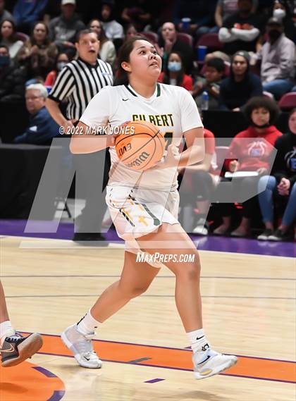 Thumbnail 1 in Holbrook vs. Gilbert Christian (AIA 3A Quarterfinal) photogallery.