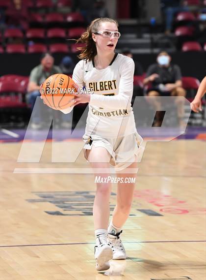 Thumbnail 2 in Holbrook vs. Gilbert Christian (AIA 3A Quarterfinal) photogallery.