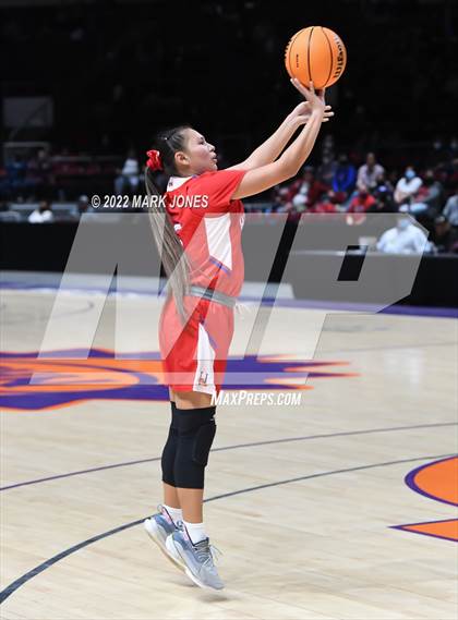 Thumbnail 3 in Holbrook vs. Gilbert Christian (AIA 3A Quarterfinal) photogallery.