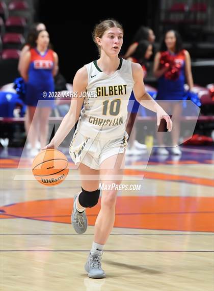 Thumbnail 3 in Holbrook vs. Gilbert Christian (AIA 3A Quarterfinal) photogallery.