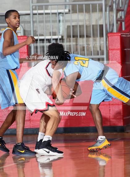Thumbnail 2 in Trinity vs. Putnam City West (Thanksgiving Hoopfest) photogallery.