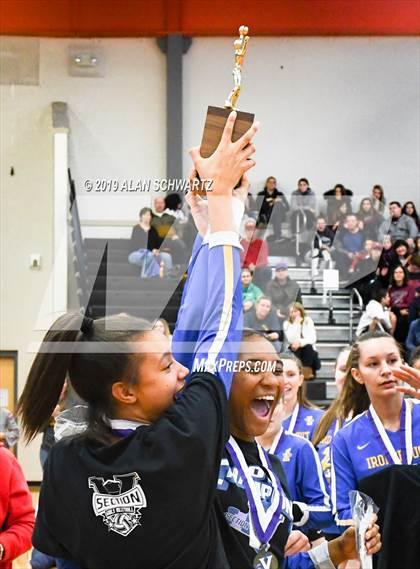 Thumbnail 2 in Pittsford-Mendon vs. West Irondequoit (NYSPHSAA Section 5 Class A Final) photogallery.