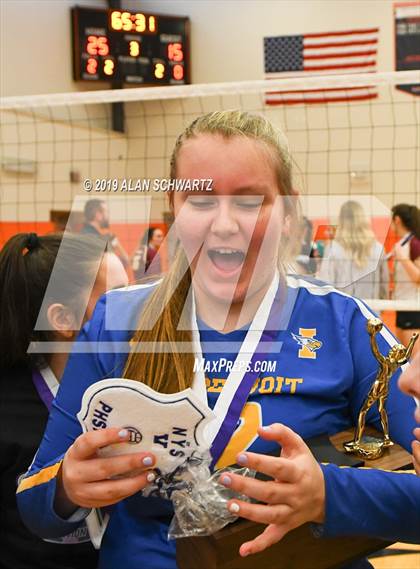 Thumbnail 1 in Pittsford-Mendon vs. West Irondequoit (NYSPHSAA Section 5 Class A Final) photogallery.