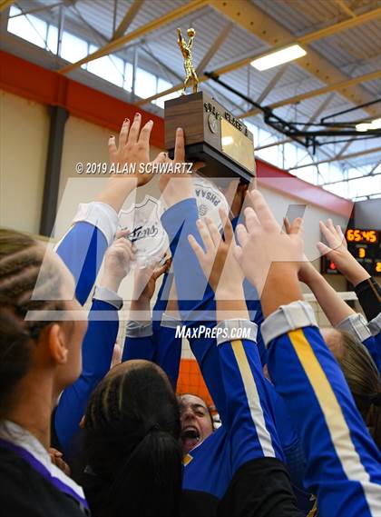 Thumbnail 2 in Pittsford-Mendon vs. West Irondequoit (NYSPHSAA Section 5 Class A Final) photogallery.