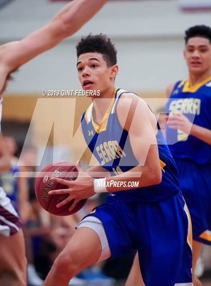 Thumbnail 1 in Las Lomas vs. Serra (DLS Vontoure Classic) photogallery.