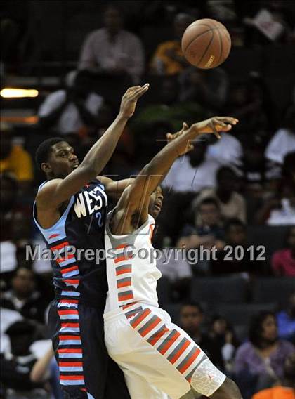 Thumbnail 3 in Jordan Brand Classic (All-American Game) photogallery.