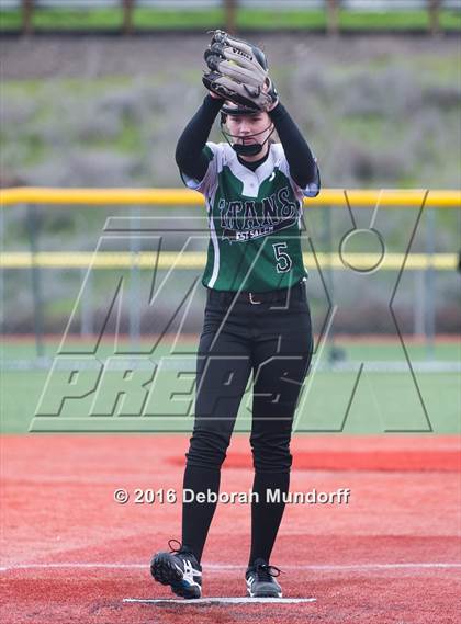 Thumbnail 2 in Centennial vs. South Salem (Medford Spring Break High School Fastpitch Classic) photogallery.