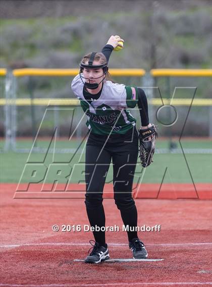 Thumbnail 2 in Centennial vs. South Salem (Medford Spring Break High School Fastpitch Classic) photogallery.