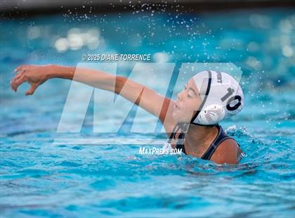 Thumbnail 1 in Mater Dei vs Newport Harbor (Bill Barnett Holiday Cup) photogallery.