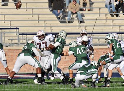Thumbnail 2 in Poteet vs. Whitehouse (UIL 4A Regional Semifinal) photogallery.